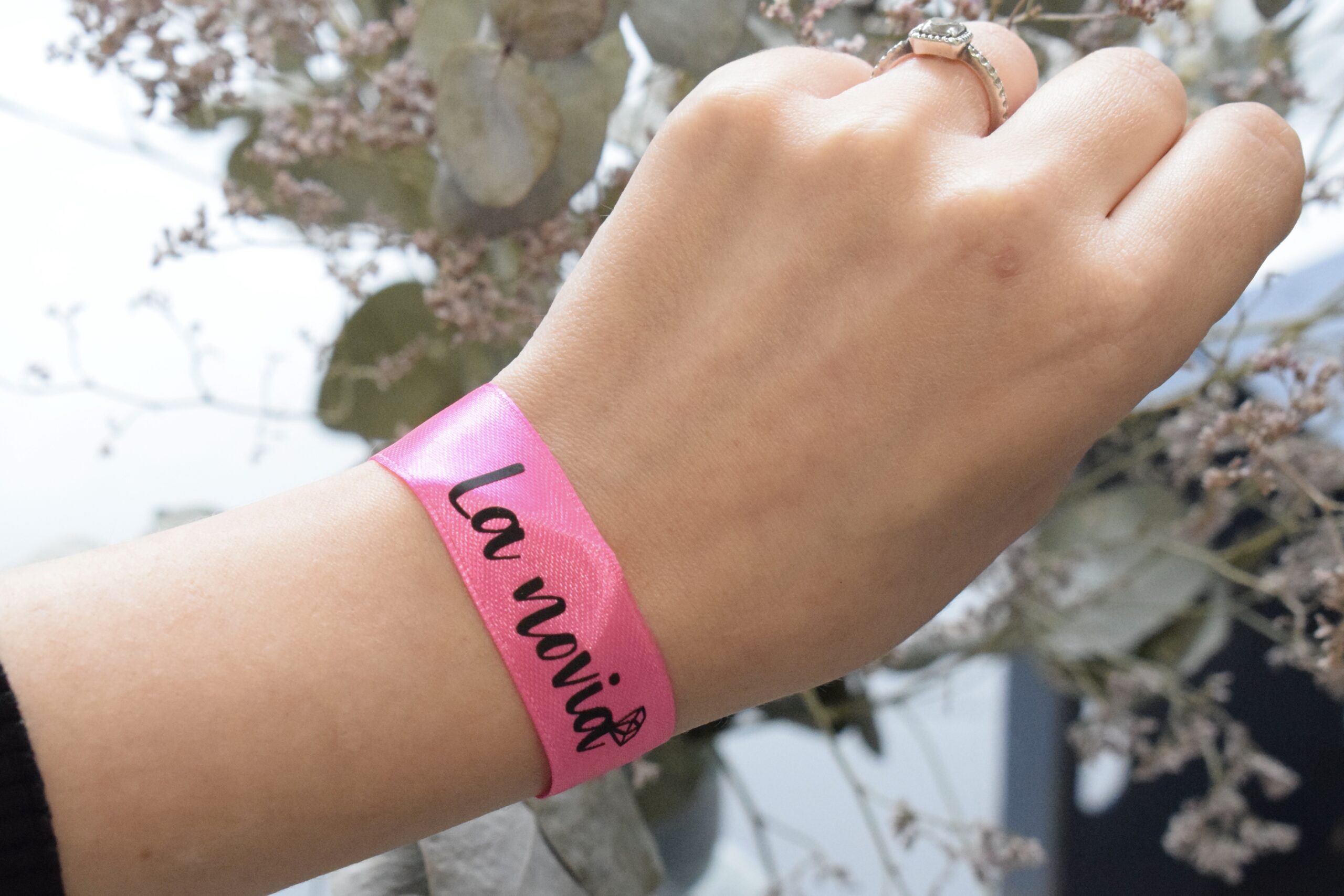 Pulsera novia fucsia