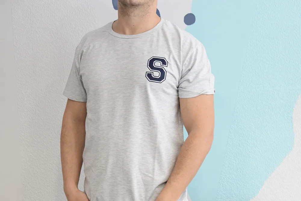 Camiseta Inicial gris