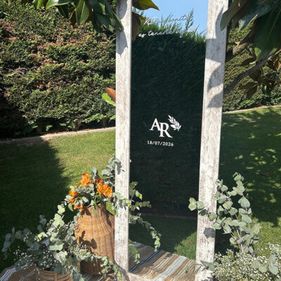 Vinilo adhesivo iniciales flor